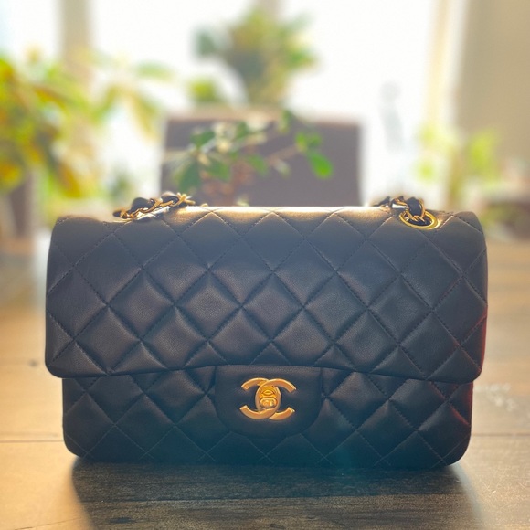 CHANEL BAG: Series 5 small classic double flap lambskin with GHW. - Picture 2 of 9